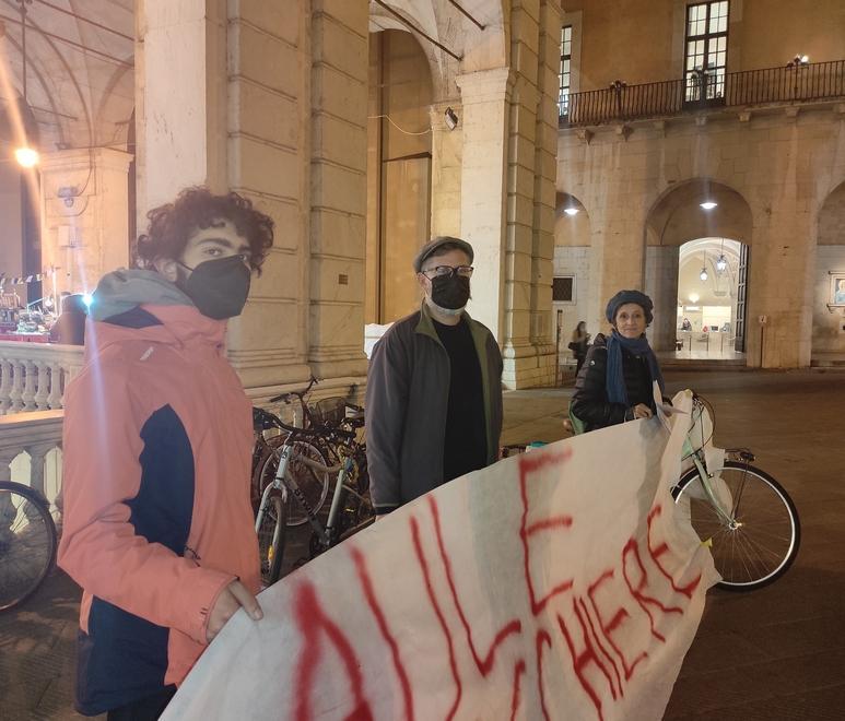 Mancano le aule, scatta il presidio permanente 