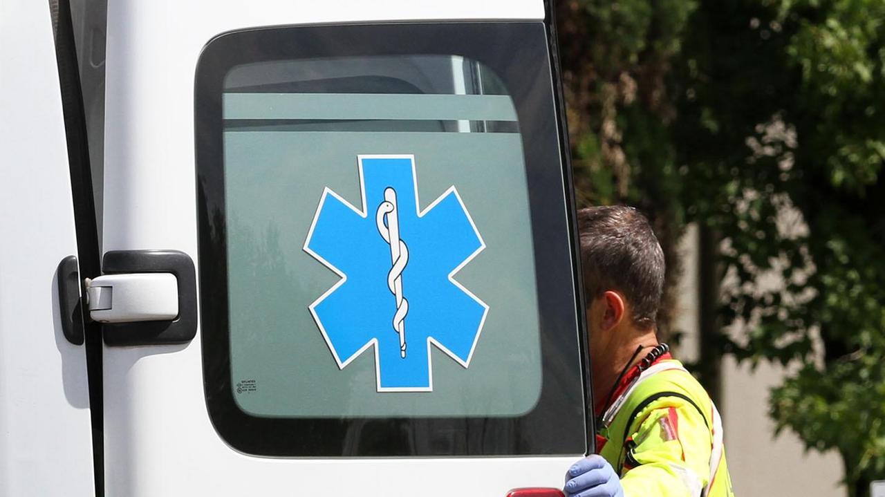 Scontro con un’auto, gravi fratello e sorella