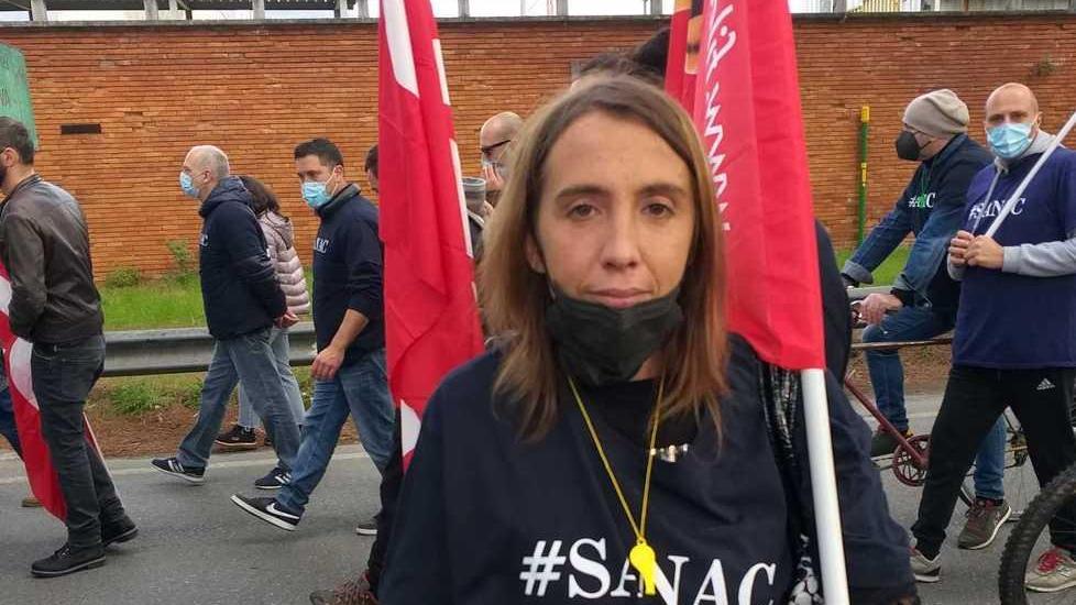 La mensa e le pulizie, le donne dell’indotto che rischiano grosso