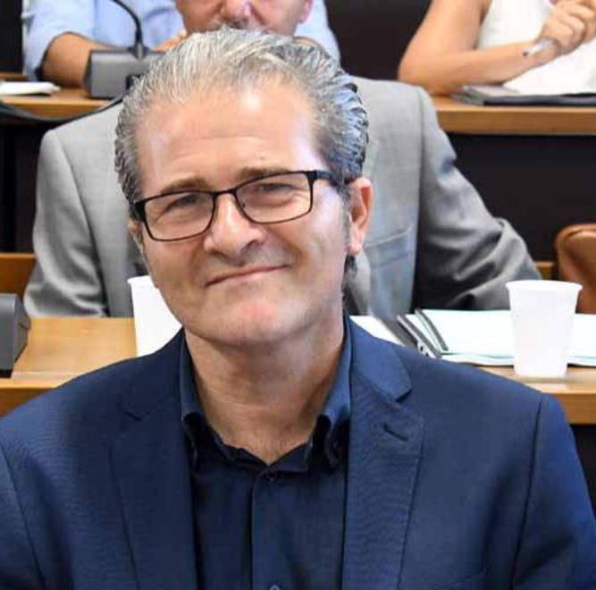 «Pulizia e via i ponteggi da via Roma» L’impegno sul Politeama dell’assessore 