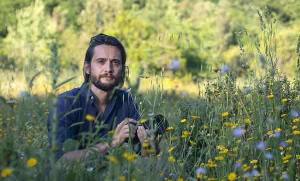 Il vignettista Staino fa tappa in biblioteca e con lui c’è Bobo