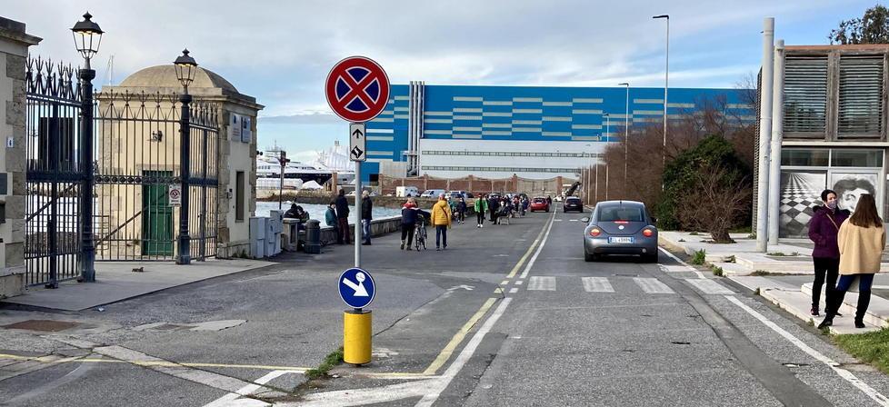 Controviale senza auto, fanno gola i 500 posti di Igd alle ex Officine storiche