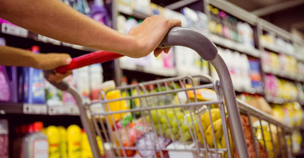 Buoni spesa per le famiglie in difficoltà Da martedì il bando da mezzo milione 