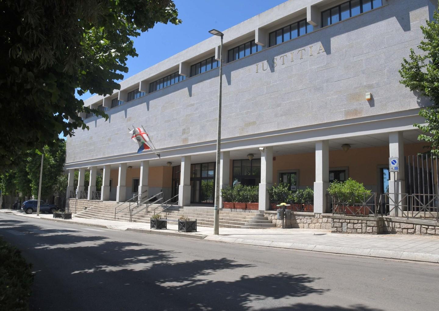 Nella dependance il deposito per la marijuana 