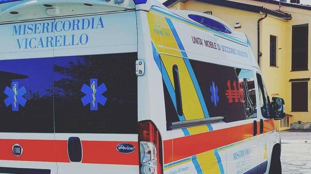 Un'ambulanza della Misericordia di Vicarello (foto d'archivio)