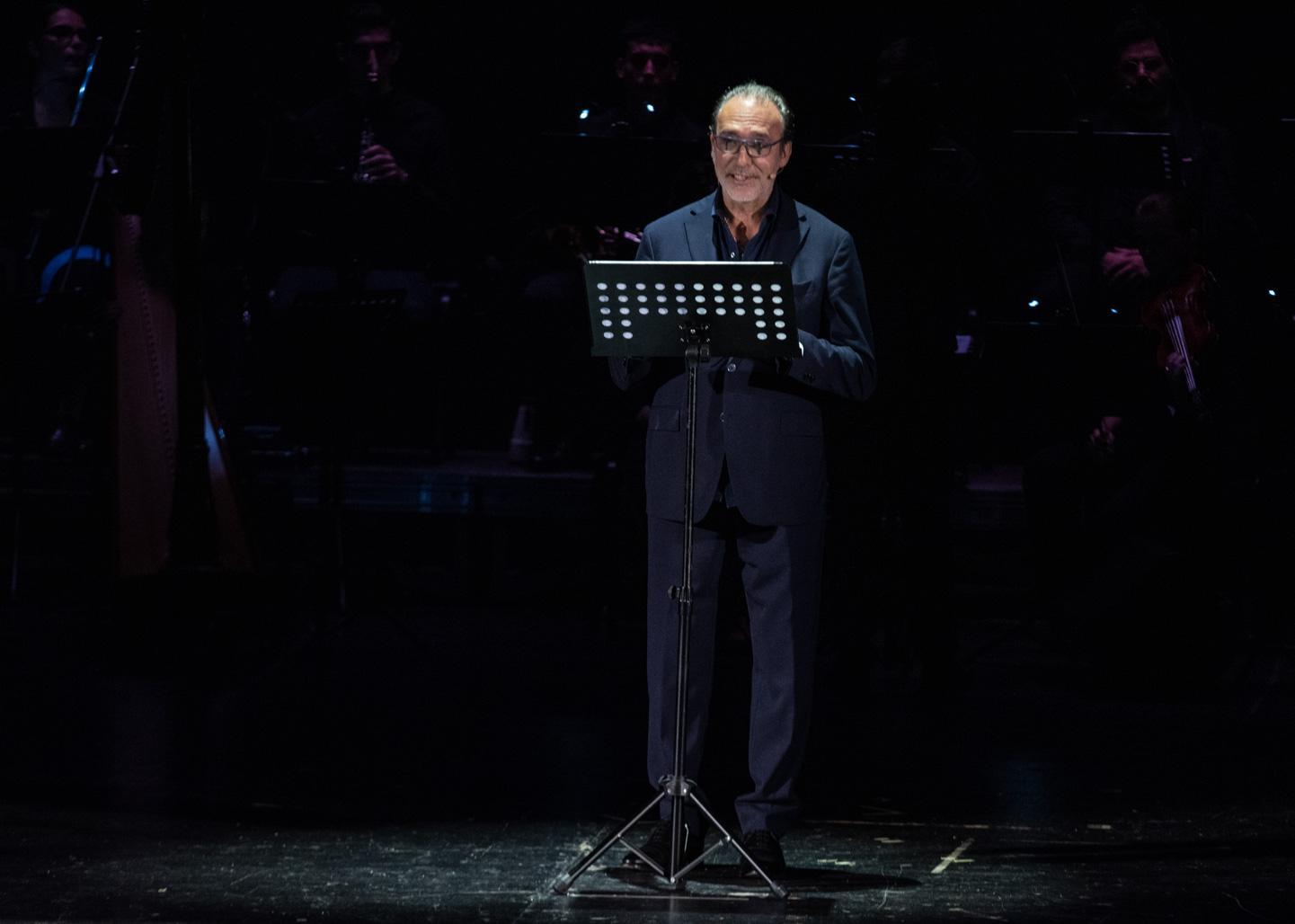 Il "Luigi" di Luca Ward: emozioni e applausi per la storia di Gigi Riva