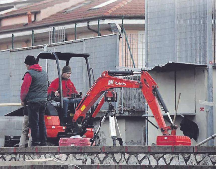 False certificazioni e lavori. Il sindaco di Carrara: a noi richieste assurde 