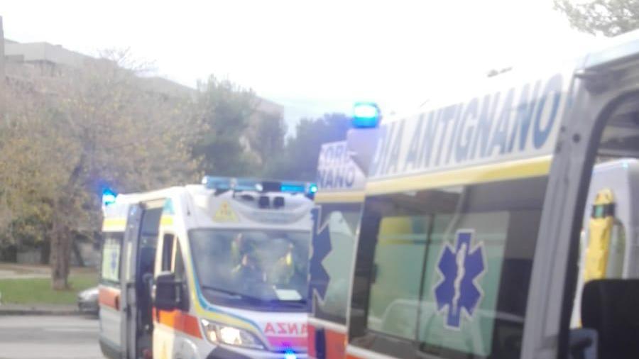 Le due ambulanze sul posto