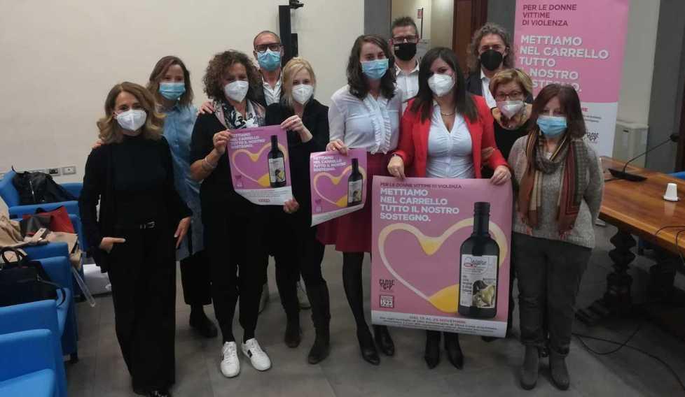 Acquistando olio alle Coop si contribuisce al progetto per i centri antiviolenza