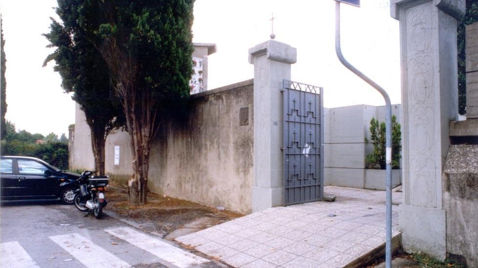 Rubava sulle auto al cimitero In manette il ladro seriale 