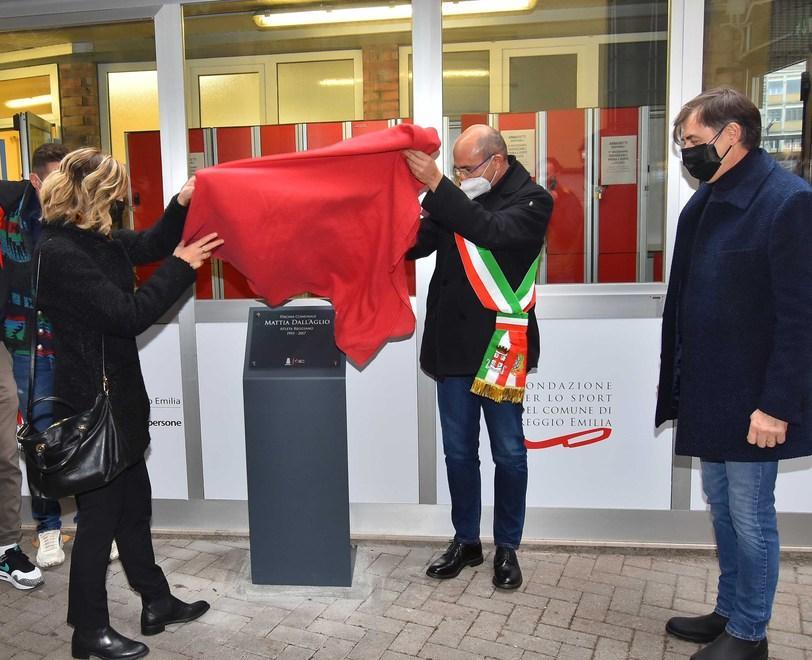 Mattia Dall’Aglio continua a vivere nella piscina di via Filippo Re 