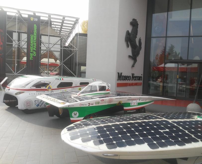 Prototipi a energia solare e bici speciali: gli studenti creano la mobilità sostenibile 