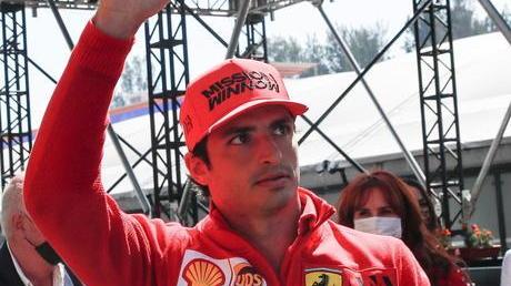 Dopo il pasticcio Hamilton-Verstappen Bottas conquista la pole, Sainz è terzo
