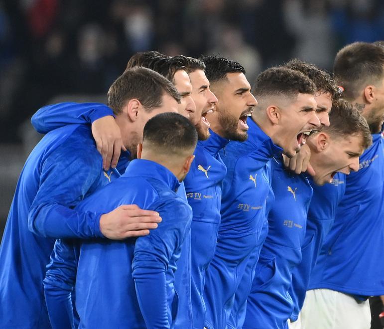 Altri tre infortunati, la difesa è a pezzi Ma gli azzurri vogliono subito il “pass” 