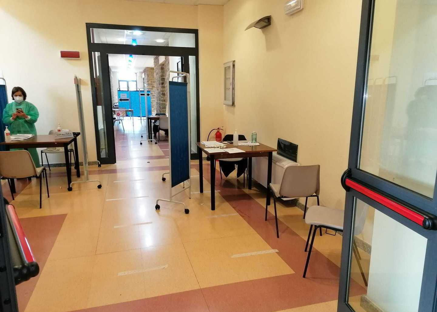 Sette classi in quarantena alle superiori 