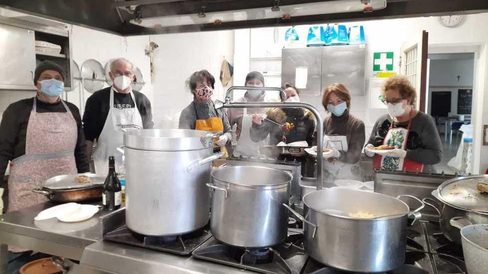 Ferrara, scarseggiano i viveri alle mense dei poveri. Viale K e Caritas cercano anche volontari