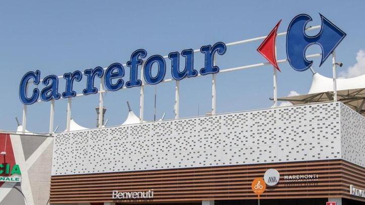 Carrefour annuncia 14 esuberi a Massa