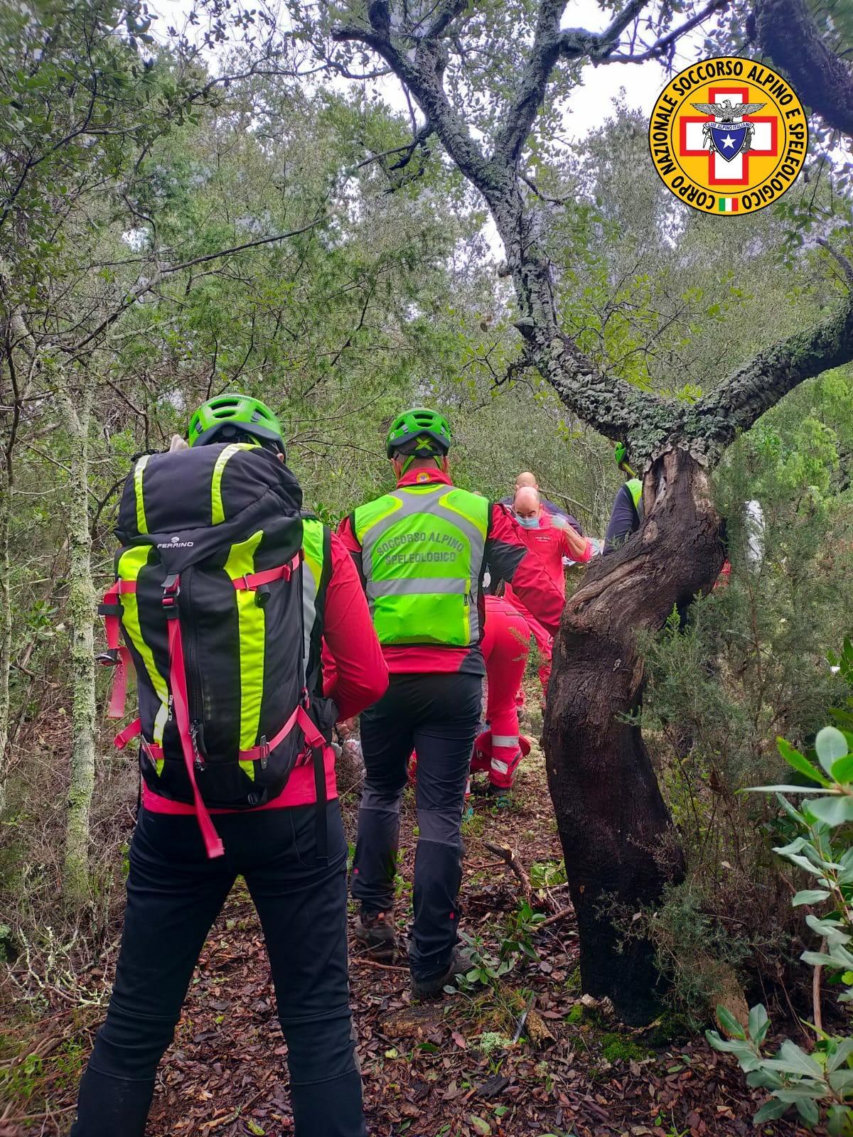 Olbia, ritrovato senza vita il cercatore di funghi disperso