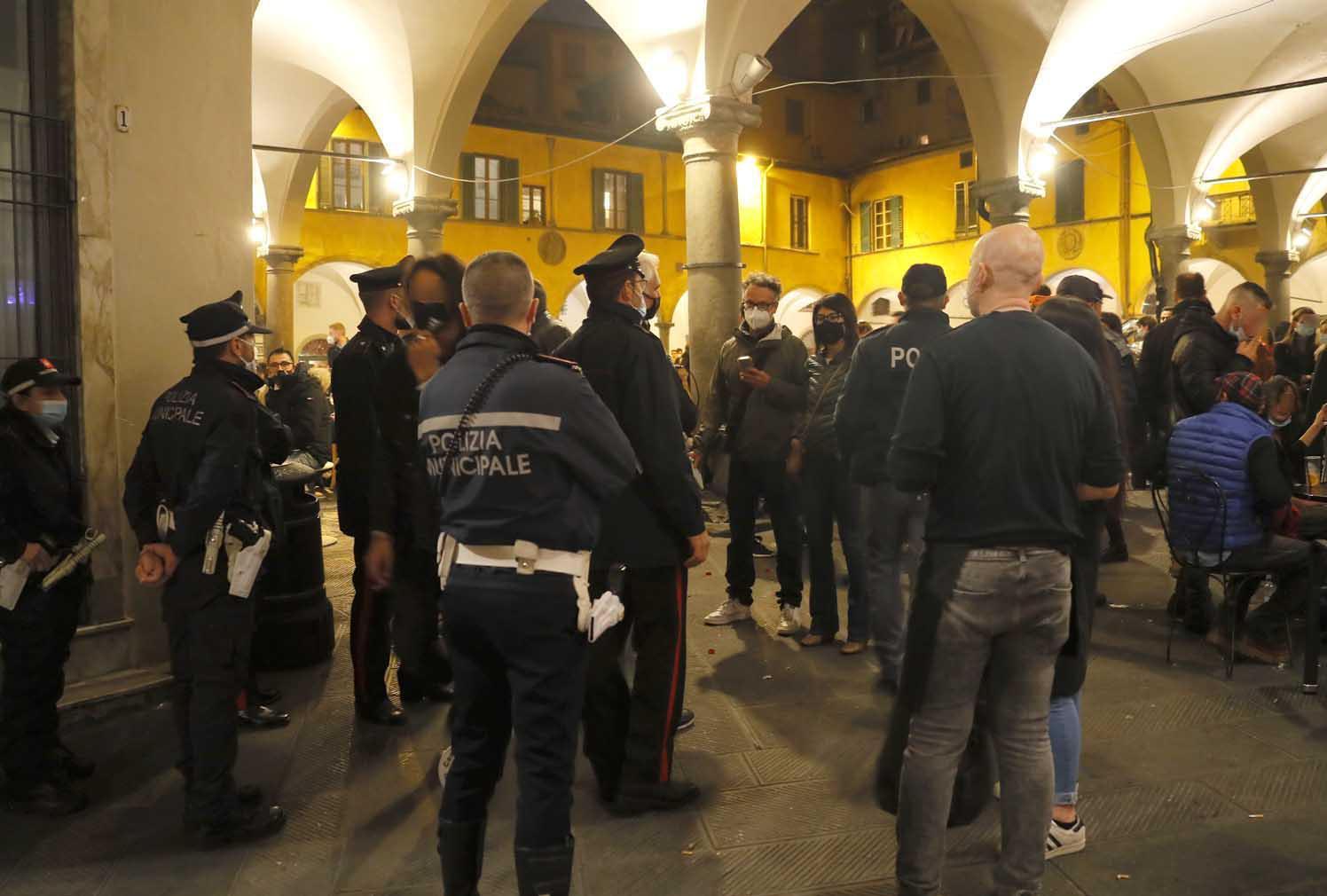 Pisa, arresti per spaccio ai tavoli: scatta la chiusura 