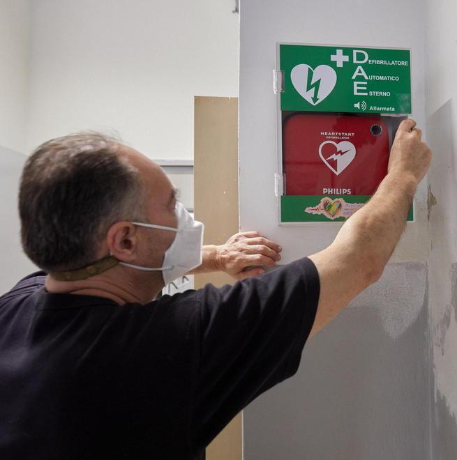 Centri di raccolta fondi per due defibrillatori alle scuole calcio giovani