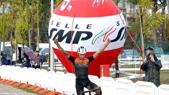Cominelli e Casasola in rosa nel fango di Follonica