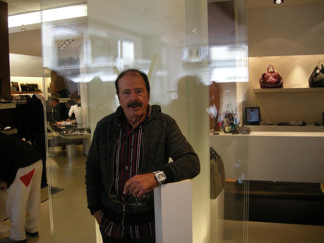 Addio a Bonvicini, il negoziante esempio di eleganza e icona di successo 