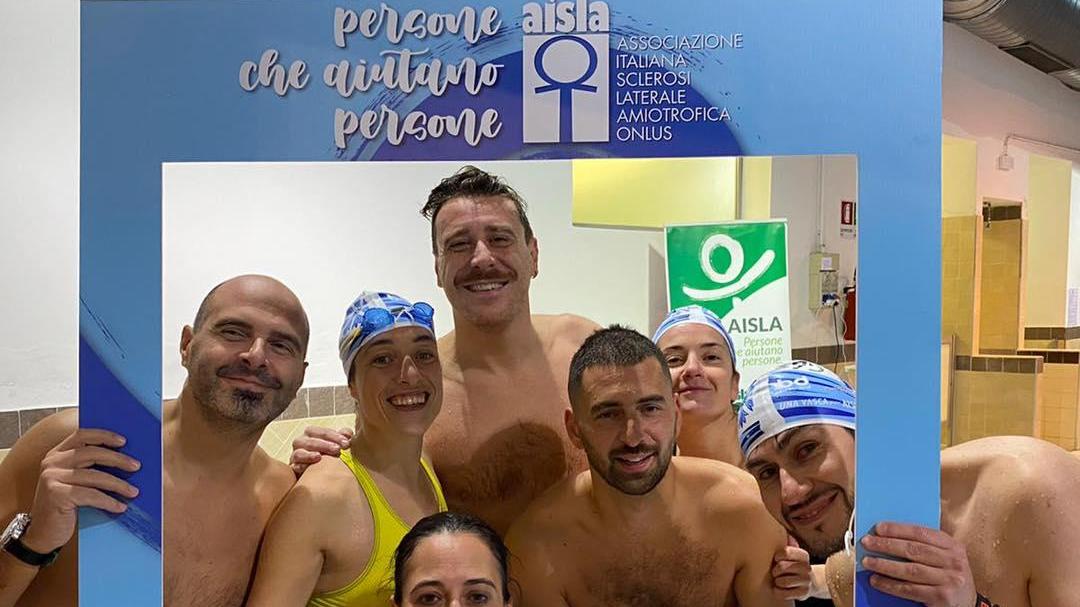Oltre 13.000 vasche in piscina per la maratona benefica