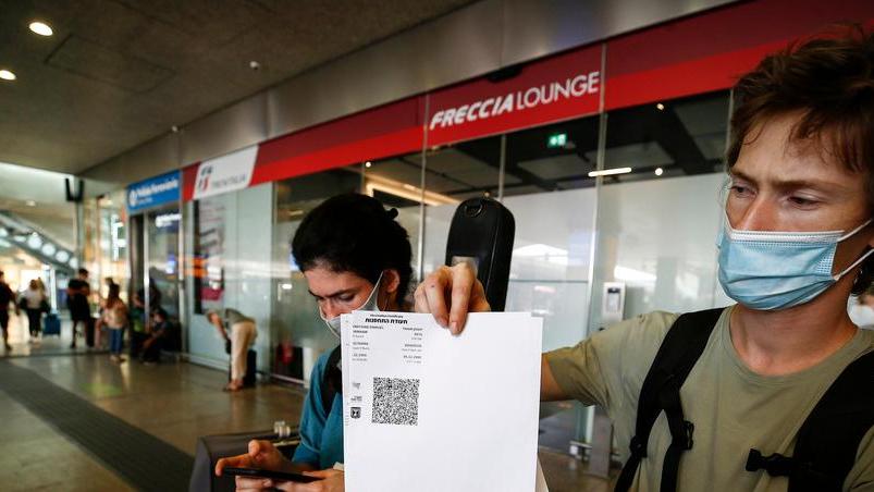 Passeggeri con i sintomi? Stop ai treni e sanificazione