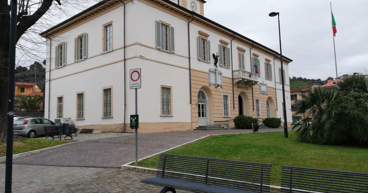 Anagrafe digitale, Massarosa maglia nera della Toscana. E parte il rimpallo delle responsabilità  