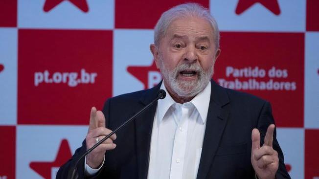 Brasile: nuova biografia Lula sorvola su accuse corruzione