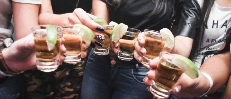 Ferrara. Vendita di alcolici ai minorenni: denunciati barista e dipendente