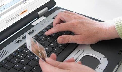 Affitta una casa su internet, truffata. Intermediario sparito con la caparra 