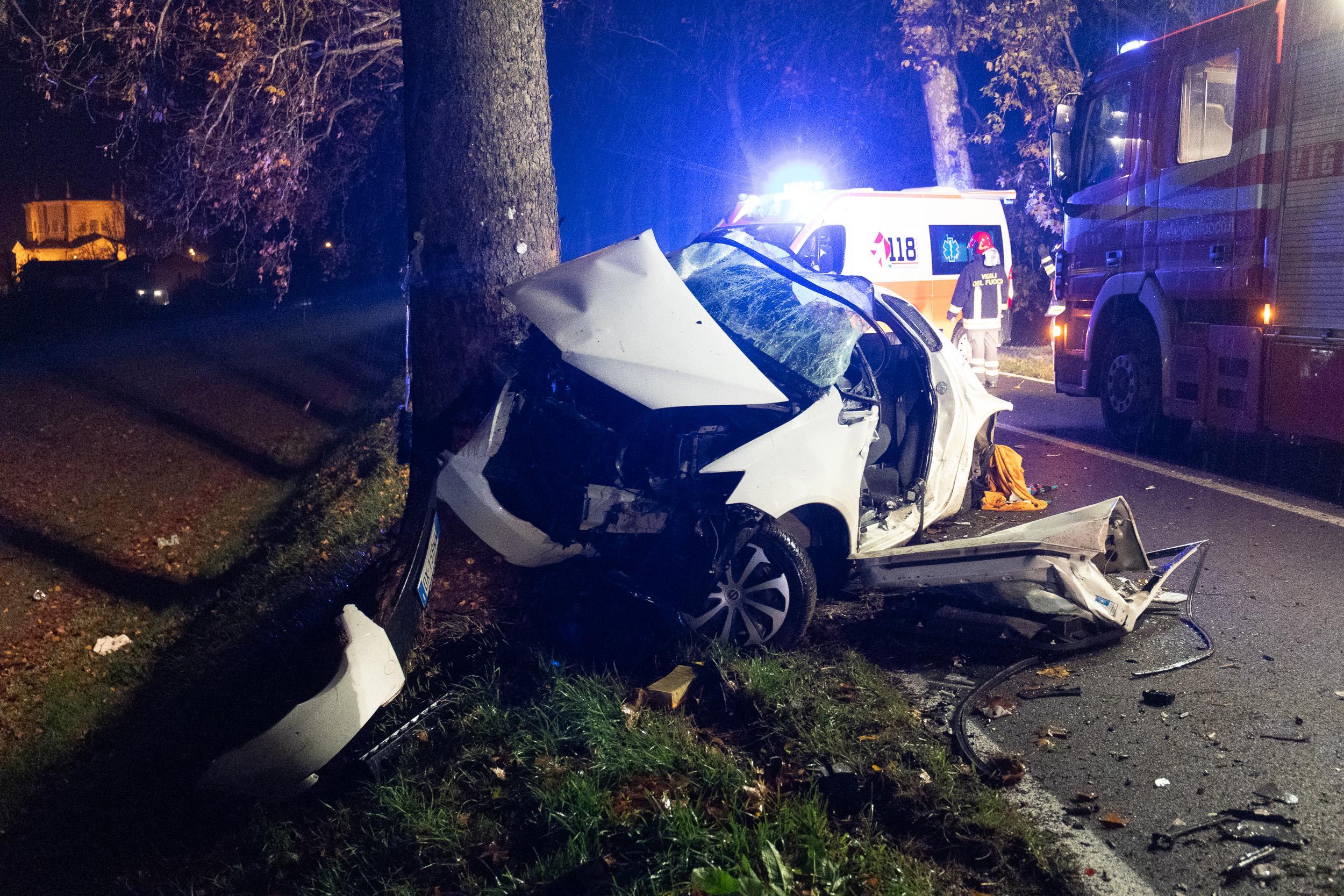 Tragedia serale ad Argenta: nello scontro  muoiono due ragazze