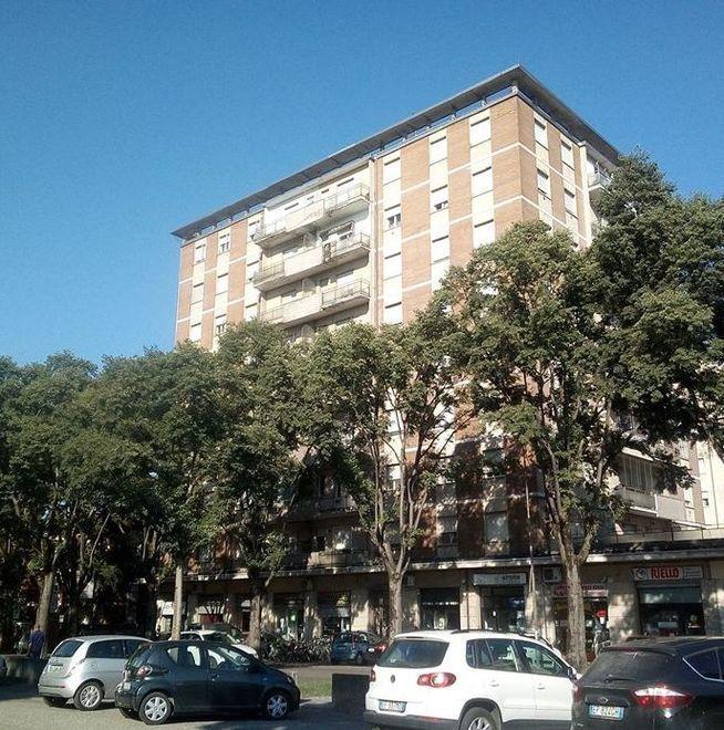 Aggressione nel garage di via Martiri di Belfiore La vittima è irreperibile