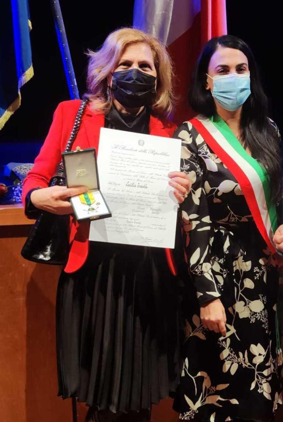 Lavoro e cortesia, stella al merito per Cecilia