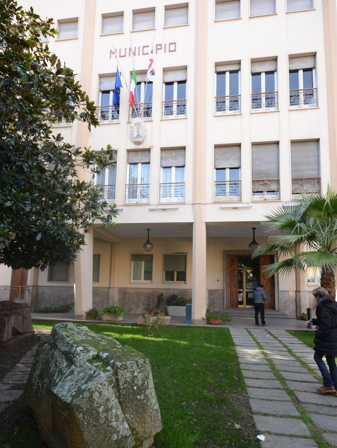 Pioggia di maxi-bollette della Tari, è polemica 