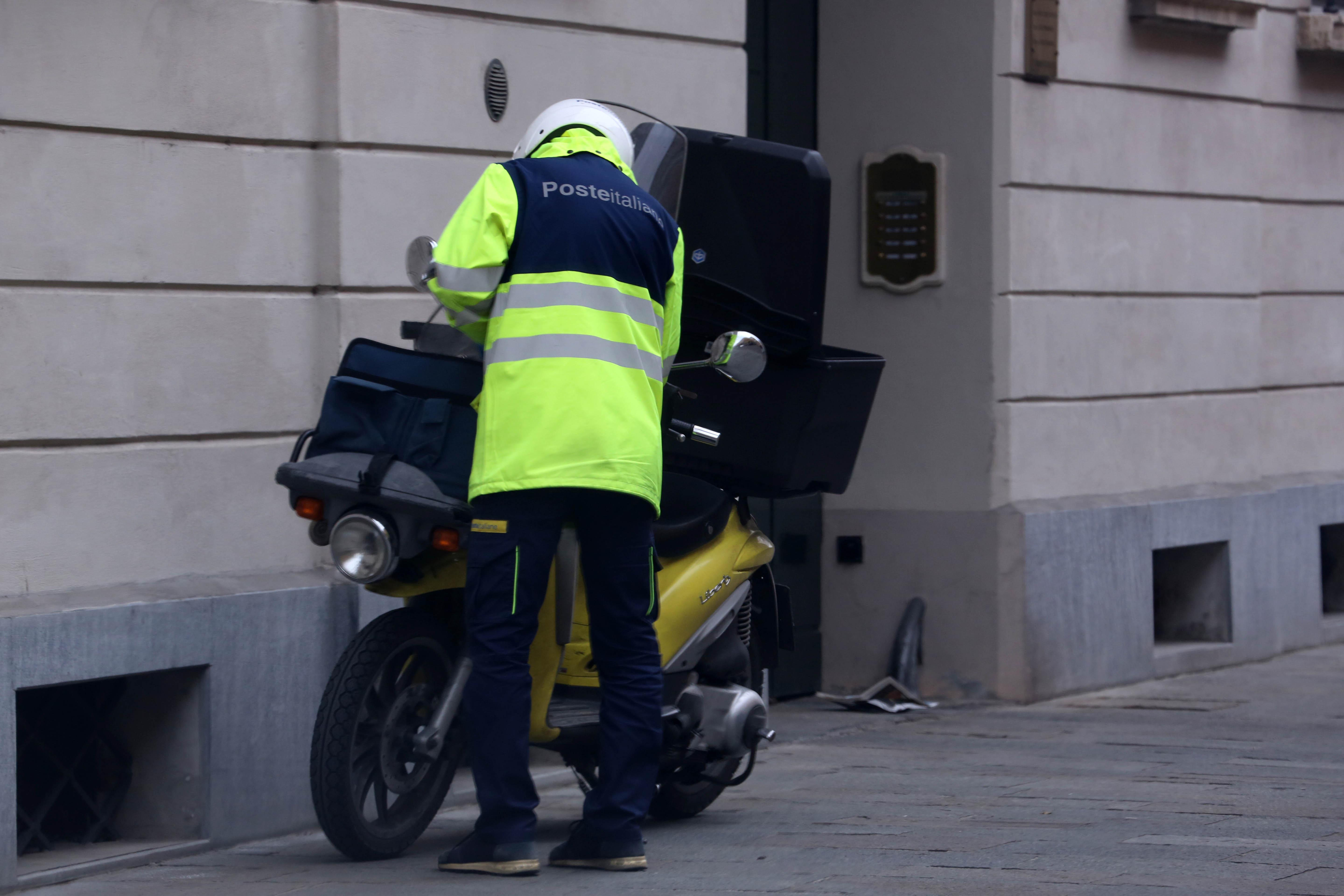 Posta consegnata in ritardo, nuove proteste dei cittadini 