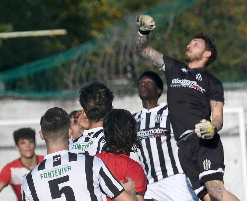 Massese, con il Castelnuovo Garfagnana mister Lavezzini punta sulla vittoria 