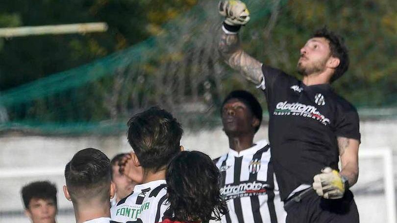 Massese, con il Castelnuovo Garfagnana mister Lavezzini punta sulla vittoria