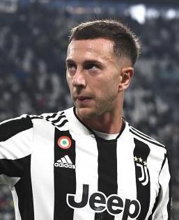 Altri guai per la Juventus si ferma Bernardeschi Sarri è senza Immobile