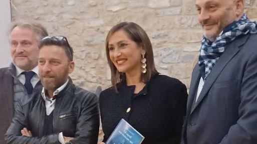 In tanti alla presentazione del libro “anti stalker”