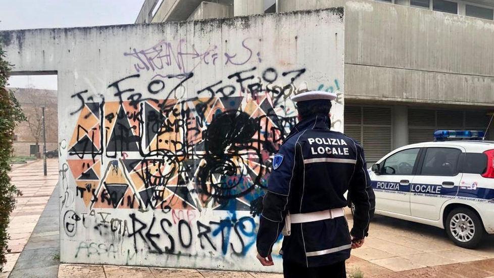 Muri imbrattati: presi baby-vandali