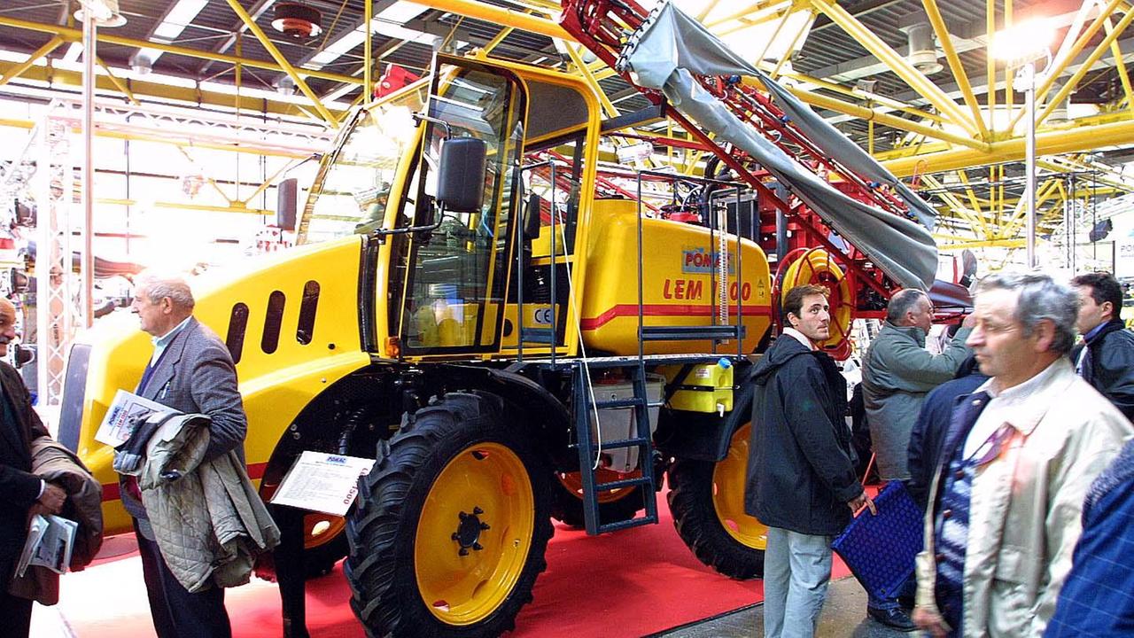 Una delle macchine della azienda Pomac, in una foto d'archivio in una fiera del settore delle macchine agricole