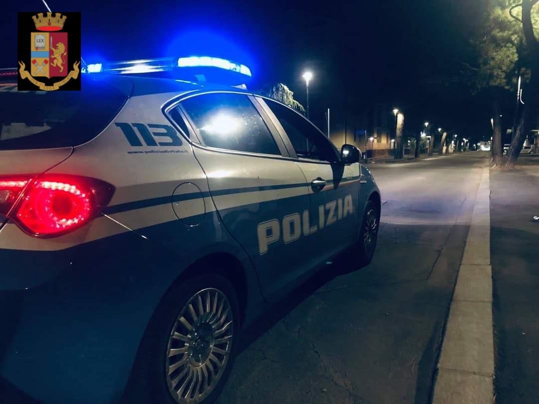 Reggio Emilia: picchia moglie e figlia, arrestato dalla polizia