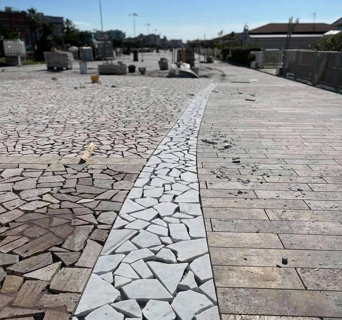 Stop al passaggio di mezzi: la Terrazza va protetta