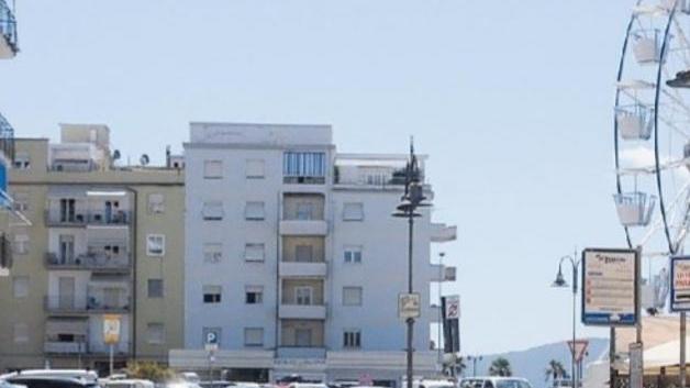 Aggredì due turisti a colpi di casco Dovrà stare lontano dal centro della città