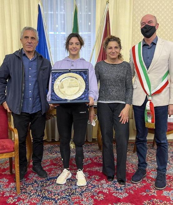«Io amo Livorno tornerò ad abitarci» Premio al talento per Ambra Sabatini 