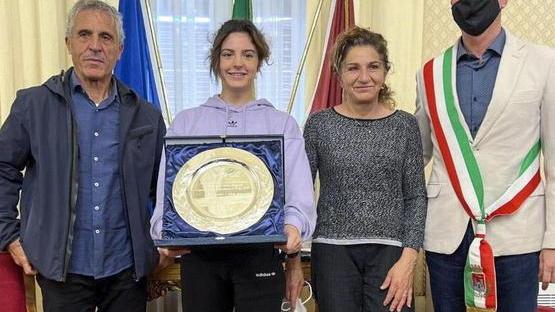 «Io amo Livorno tornerò ad abitarci» Premio al talento per Ambra Sabatini
