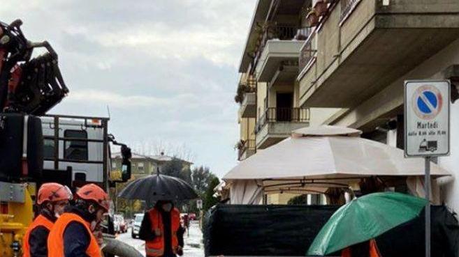 Si rompe un tubo idrico intervento d’urgenza di Comune e Acqua Spa