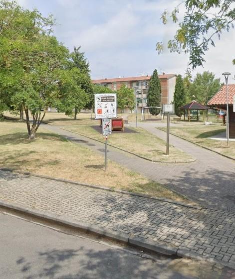 Pontedera invasa dai giochi per bambini 